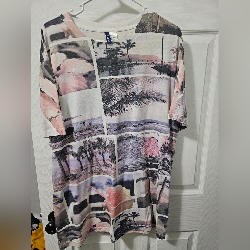 H&M Men's Tropical Print Tee - Pink and Black